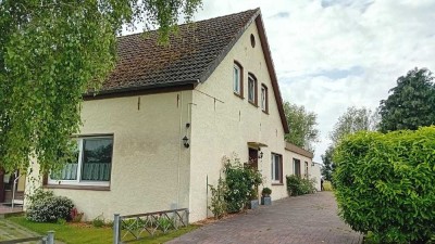 Attraktive 2,5-Zimmer-Erdgeschosswohnung, Terrasse und Gartennutzung