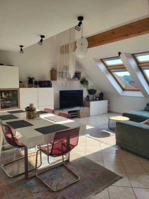 Traumhafte 4 -Zimmer-Wohnung (inkl. TG Stellplatz) mit idealem Schnitt und viel Licht
