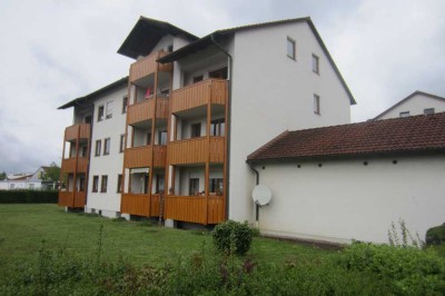 3-Zimmer-Wohnung mit Balkon, Kellerraum und Garage in Simbach a. Inn