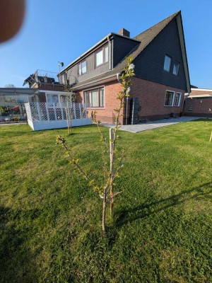 Attraktive und modernisierte 4-Zimmer-Dachgeschosswohnung mit geh. Innenausstattung mit Balkon