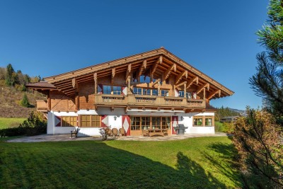 Exklusives Anwesen im Landhausstil mit Bergpanorama ( 05940 )