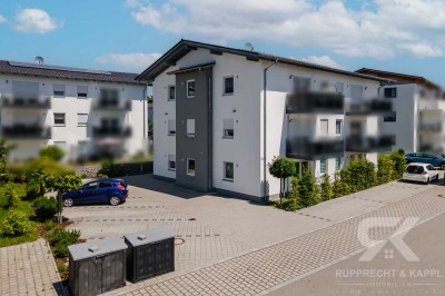 Exklusive Erdgeschosswohnung mit Terrasse im Neubaugebiet Roding – Modernes Wohnen auf zwei Etagen