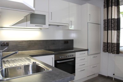 Helle, lichtdurchflutete 3-Zimmer-Wohnung mit Loggia &amp; Balkon in Hallein – Burgfried-Süd