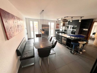 Exklusive Wohlfühloase: Frisch renovierte 3,5-Zimmer-Wohnung mit eigenem Spa-Bereich & zwei Balkonen