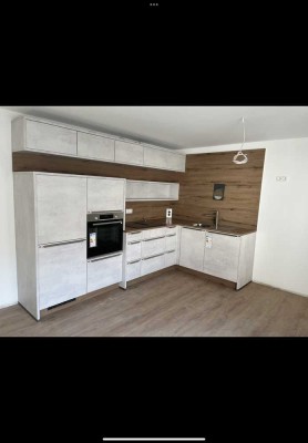 **Erstbezug** Hochwertige 3-Zimmer-Dachterrassenwohnung mit EBK
