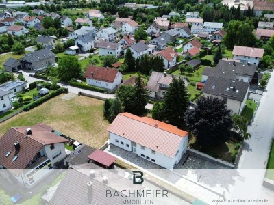 *** Großes teilsaniertes Wohnhaus auf knapp 2000qm in ruhiger Siedlungslage mit Einliegerwohnung ***