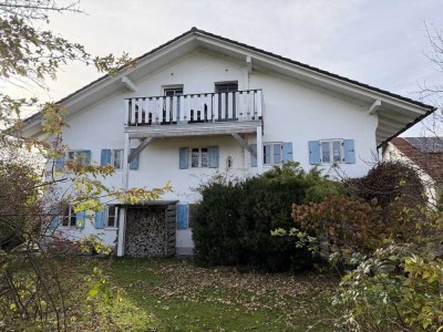 Doppelhaushälfte mit extra Wohnung, Garage und XXL-Garten