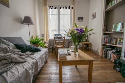 3-Zimmer-Wohnung mit Terrasse, Gartenanteil und Stellplatz