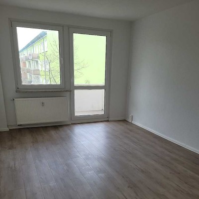 Wir sanieren für Sie! Wohnung mit Balkon!