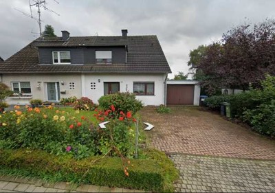 Doppelhaushälfte mit Ausbaupotential und großem Garten (von privat)