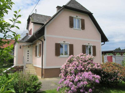 * SONNIGES EINFAMILIENHAUS MIT CA. 1200 M2 GARTEN *