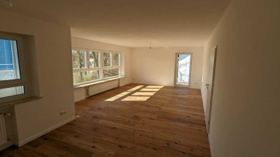 Wunderschöne renovierte helle Wohneinheit - Gebäude wird durch WEG energetisch fertig saniert