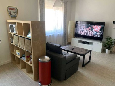 Geschmackvolle, vollständig renovierte 1,5-Raum-Wohnung mit Balkon und EBK in Witten
