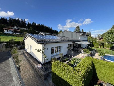 Modernes, großzügiges und kernsaniertes Einfamilienhaus mit ELW, Pool und hochwertiger Ausstattung