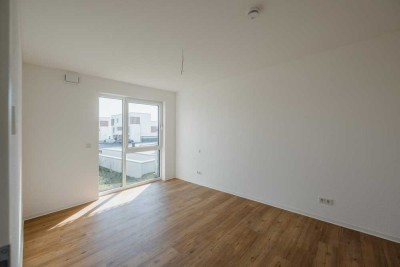 Heute kaufen - morgen einziehen: 2-Zimmer Nebubau-Wohnung mit Terrasse und Garten