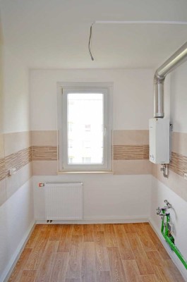 3-Raum-Wohnung mit Badewanne und Balkon! Bezug ab 01.08.2025 möglich!