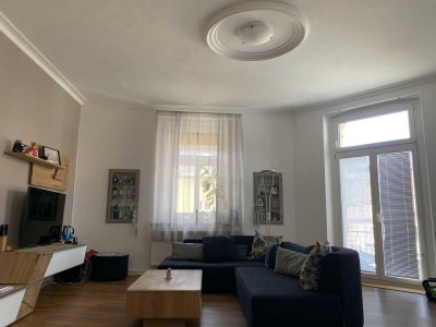 Großzügige, stilvolle 6-Zi.-Altbauwohnung mit Pariser Balkon im Zentrum von Bayreuth
