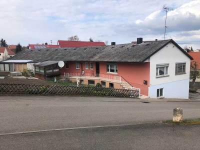11 Zimmer MFH , 2 Wohneinheiten mit 2 Gewerbeeinheiten