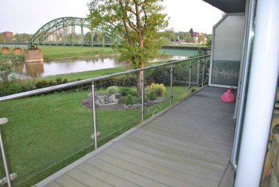 Luxuriöse 3-Zimmer-Wohnung mit Balkon in renommierter Lage an der Weser in Minden