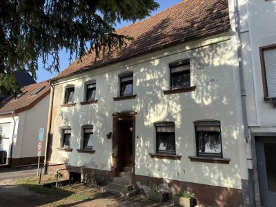 Preiswertes 6-Zimmer-Haus in Blieskastel