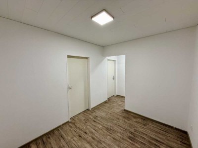 Helle und modern renovierte 3-Zimmer-Wohnung mit großem Balkon, Stellplatz und Keller in Lengede