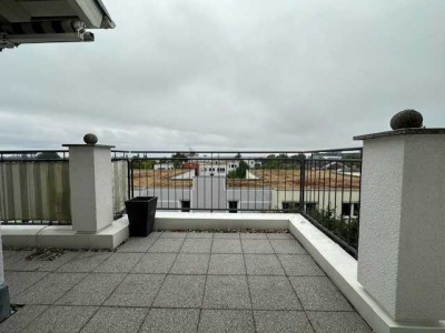 Exklusive 3-Zimmer-Penthouse-Wohnung in Wiesbaden Erbenheim