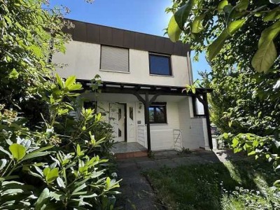 Reihenendhaus mit Garage in stadtnaher Lage