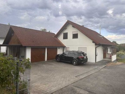 Vollständig renovierte 3-Zimmer-Dachgeschosswohnung  in Moosbeuren auf Wunsch mit Garten