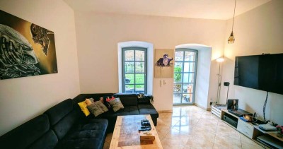 Schöne 2-Zimmer Wohnung mit Garten direkt am Fluss