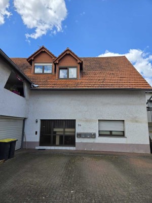 Liebenswerte 3 ZKB DG Wohnung mit Gartenmitbenutzung