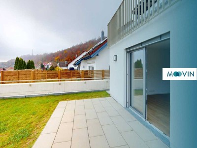 Elegantes Wohnen: Neubauwohnung mit Terrasse und Einbauküche