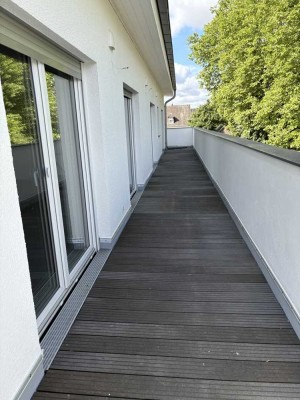 Großzügige Penthousewohnung mit umlaufender Terrasse zu vermieten!