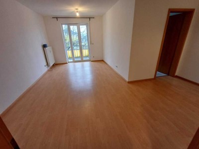 Attraktive, ruhige 2-Zimmer-Wohnung mit Balkon, Einbauküche in FFB - sofort beziehbar