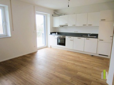 Exklusive 2 Zi.-Wohnung mit Balkon und Carport