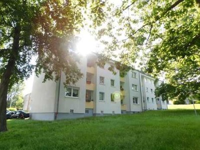 Schöne EG-Wohnung mit 3 Zimmern und Balkon in ruhiger Nachbarschaft!