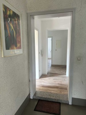 Erstbezug nach Sanierung mit Balkon: freundliche 2-Zimmer-Wohnung in Zwickau