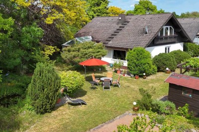 Wörth: Wohnen wie im Park. Bungalow mit Einliegerwohnung