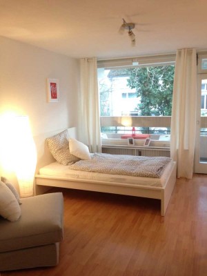 Zentrales, helles Apartment mit Balkon und EBK