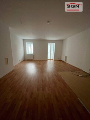 Wunderschöne 3 Zimmer-Altbauwohnung im Zentrum Balkon und Miete-Kaufoption