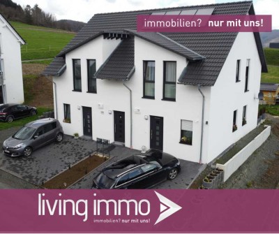 Modernes Doppelhaus mit großem Grundstück in Ortsrandlage Niederlaasphe