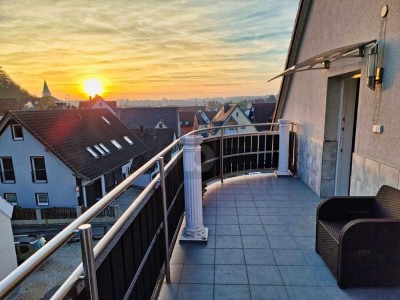 CHARMANTER SCHNITT MIT TOP AUSBLICK INS GRÜNE