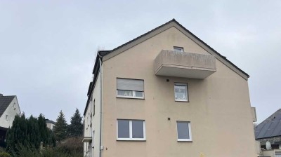 Frisch sanierte Erdgeschosswohnung / Hochpaterre in ruhiger Lage
