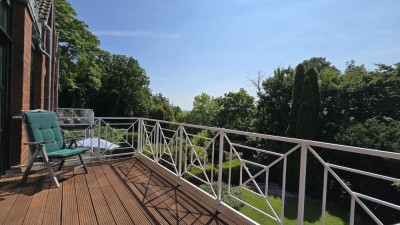 Herrliche 3-Zi-Whg. mit Balkon, Einbauküche und Garage