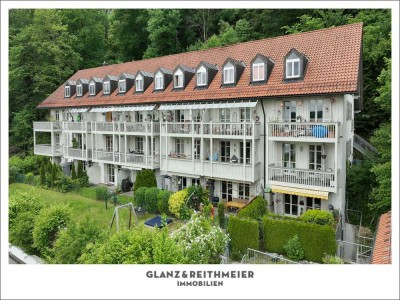 Alpenblick trifft Altstadt – Charmante Gartenwohnung auf zwei Ebenen