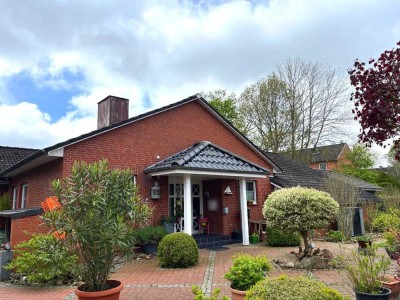 Großes Einfamilienhaus mit Einliegerwohnung in attraktiver Lage von Damp