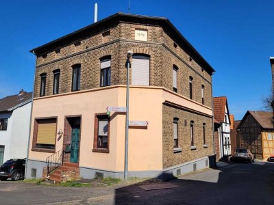 Sanierte Drei-Zimmer- Wohnung  mit Balkon  in zentrumsnaher Lage von Bornheim - keine WG!