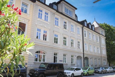 Elegante 5-Zimmer Wohnung mit Balkon in München-Schwabing