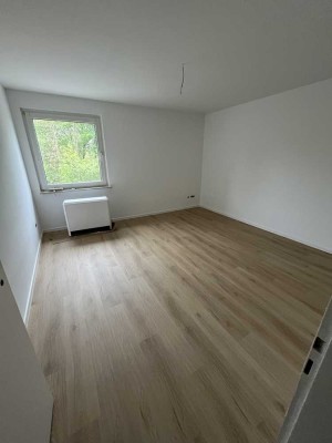 Frisch sanierte 59,5m² 3 Zimmer Wohnung im 1. OG