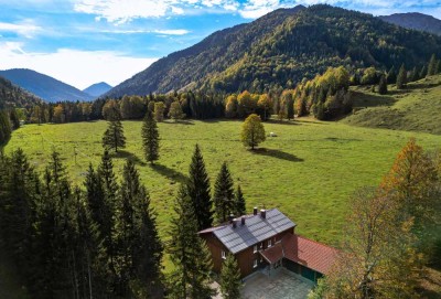 Sonnige 2-Zimmer-Wohnung im 1. Obergeschoss mit Gartennutzung #alleinlage #naturpur #berge #dahoam