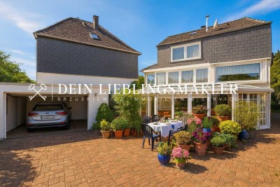 VIELSEITIGES MEHRGENERATIONENHAUS MIT TRAUMGARTEN IN MÜLHEIM!